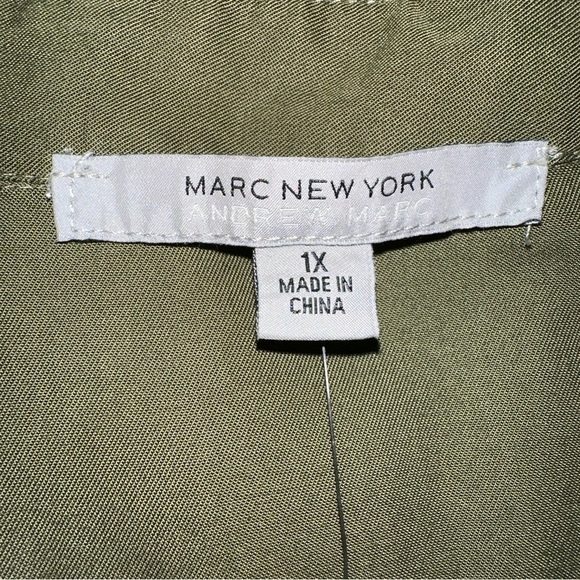 Marc New York Top Womens 1X Green Blouse Lace Up Roll Tab Office Minimalist - Picture 3 of 14